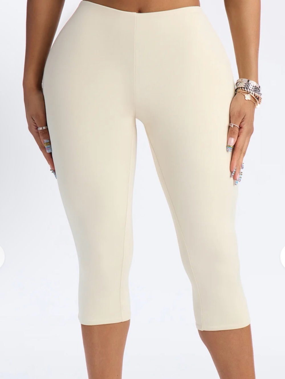 Brand New Fashion Nova contour double lined capri pants. Size S